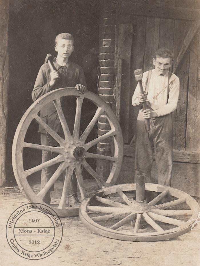 Franciszek Piechocki - uczeń kołodziejski. Mchy, 1907 r.