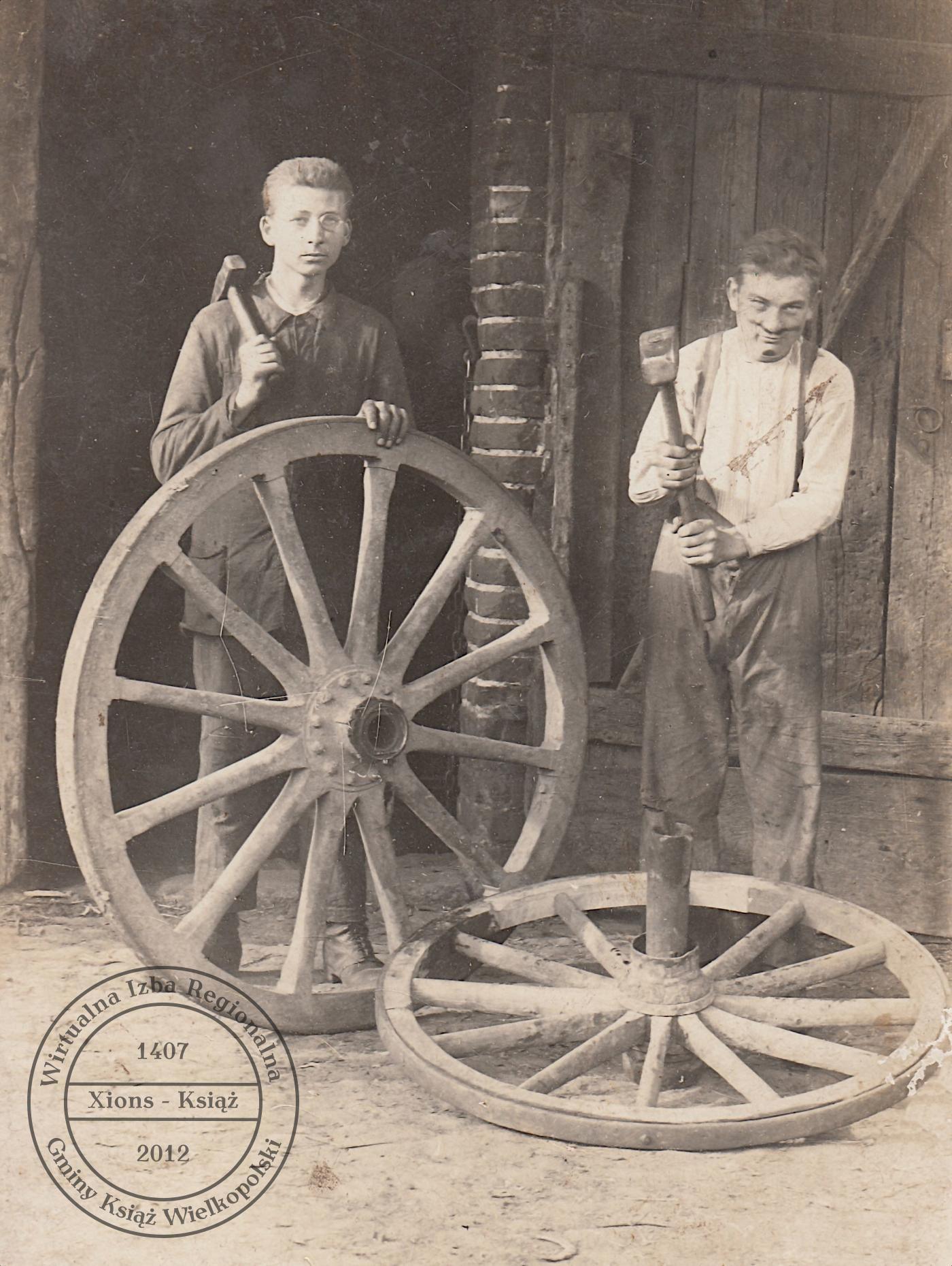 Franciszek Piechocki - uczeń kołodziejski. Mchy, 1907 r.