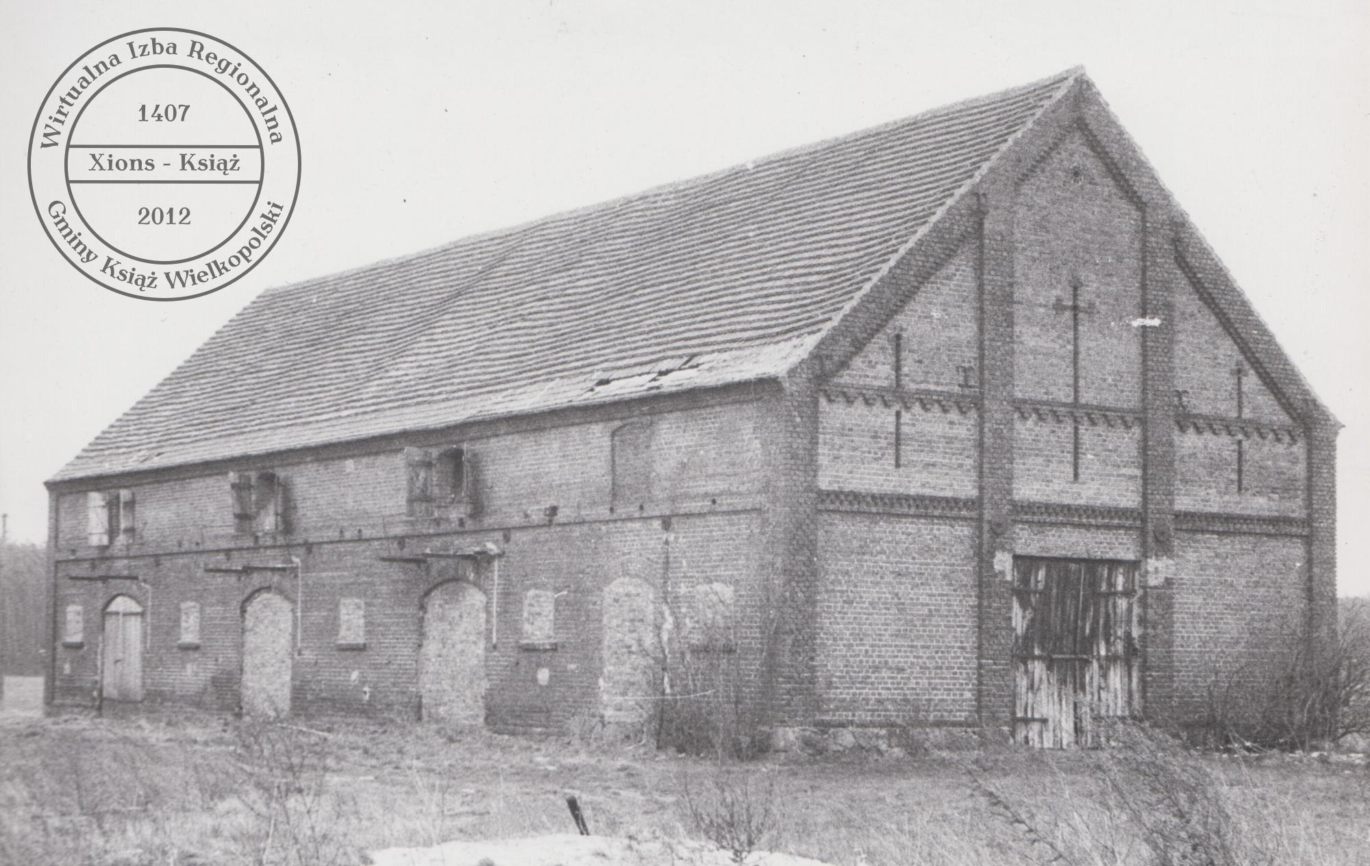 Zabudowania folwarku Dębniak, 1990 r.