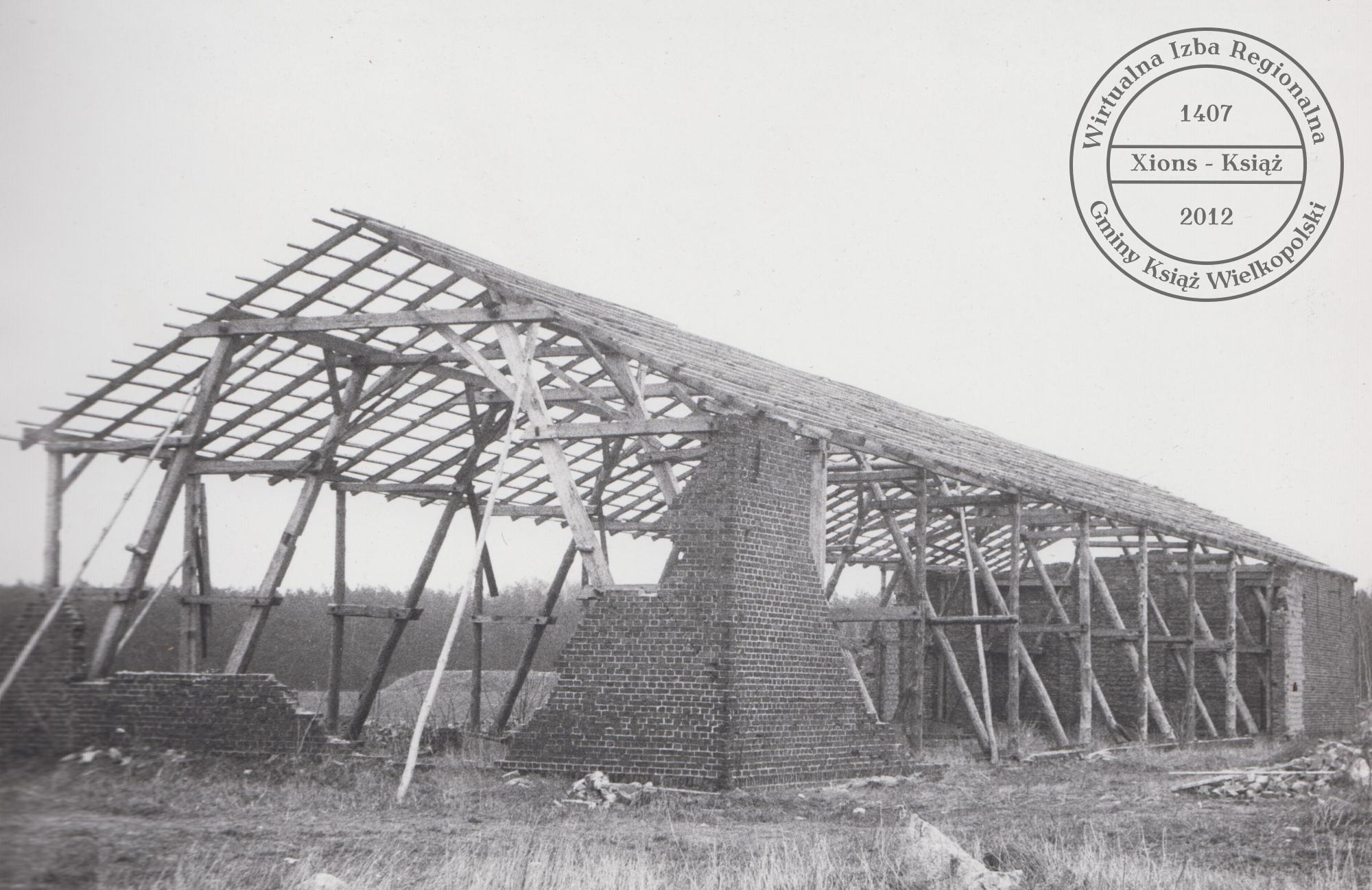 Zabudowania folwarku Dębniak, 1990 r.